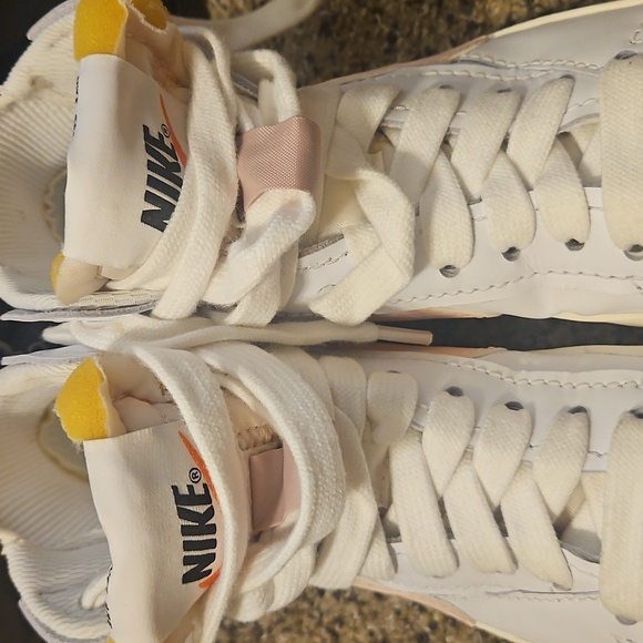 NIKE BLAZER MID 77 Jumbo Women's White and Pink High-Top Sneakers - Picture 9 of 10
